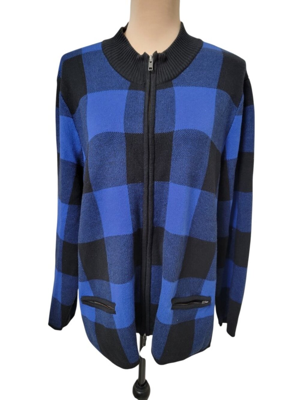 The Tog Shop Size XL Blue and Black Buffalo Plaid Zip Front Sweater Jacket